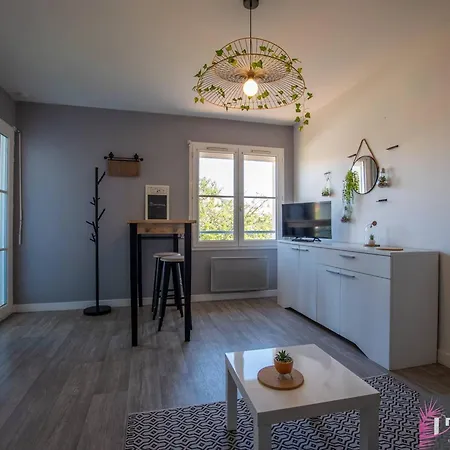 Lägenhet Lumineux Avec Balcon, Parking Proche Des Minimes - Fr-1-825-50 *