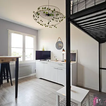 Lumineux Avec Balcon, Parking Proche Des Minimes - Fr-1-825-50 La Rochelle (Charente-Maritime)